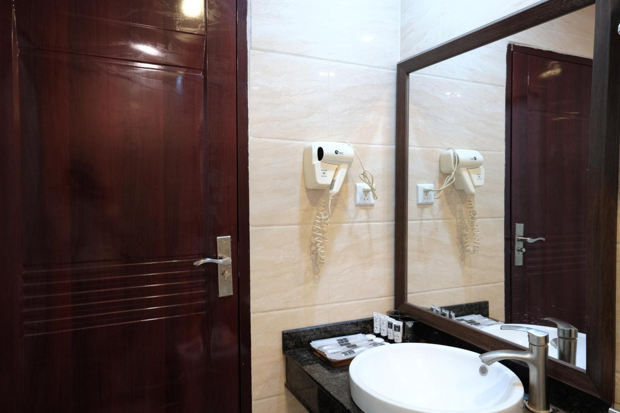 Huahang Hotel - Guangzhou Baiyun International Airport - Free Airport Shuttle Bus Extérieur photo