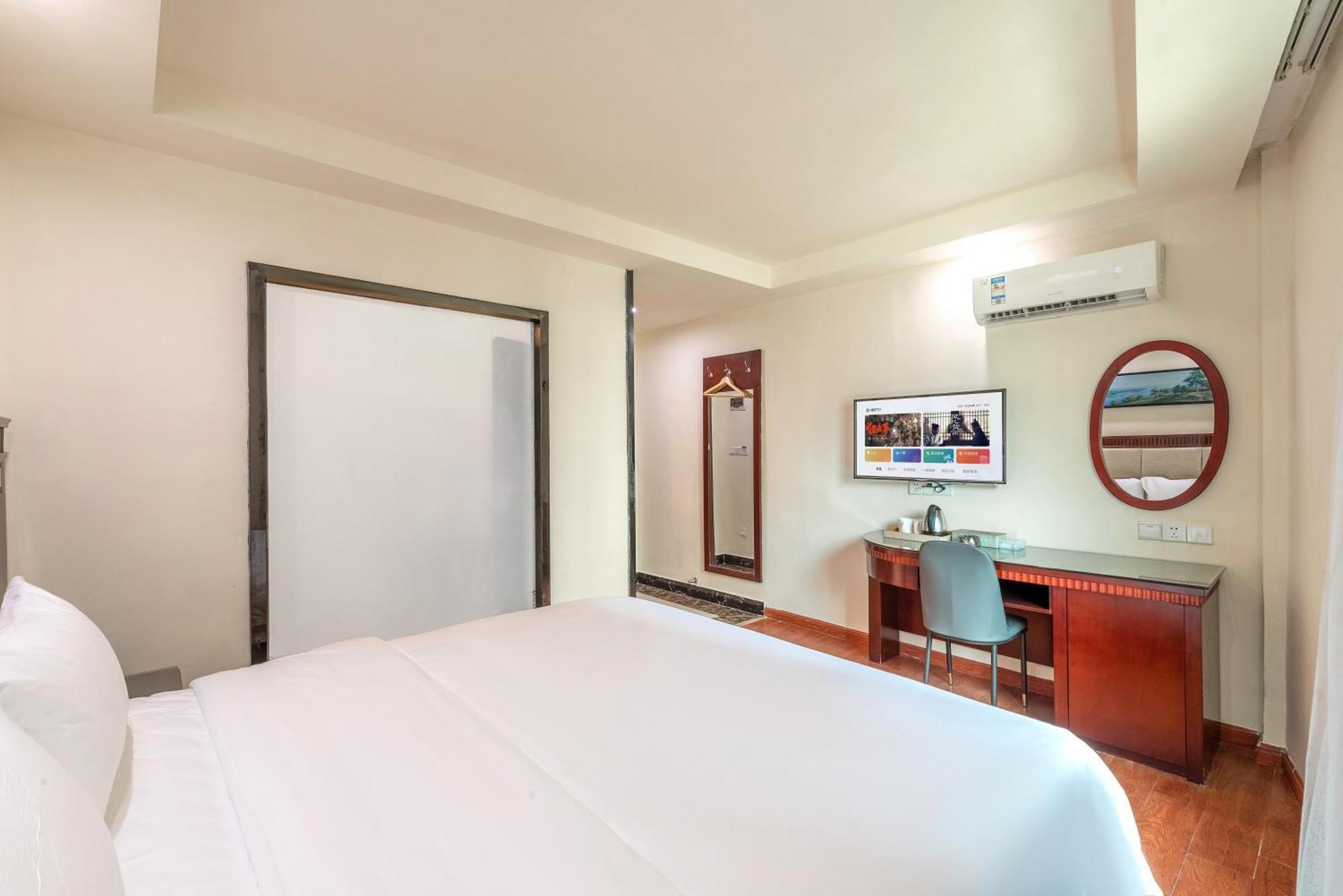 Huahang Hotel - Guangzhou Baiyun International Airport - Free Airport Shuttle Bus Extérieur photo
