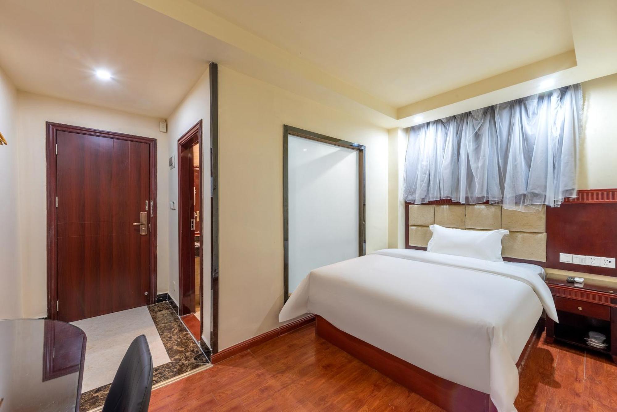 Huahang Hotel - Guangzhou Baiyun International Airport - Free Airport Shuttle Bus Extérieur photo